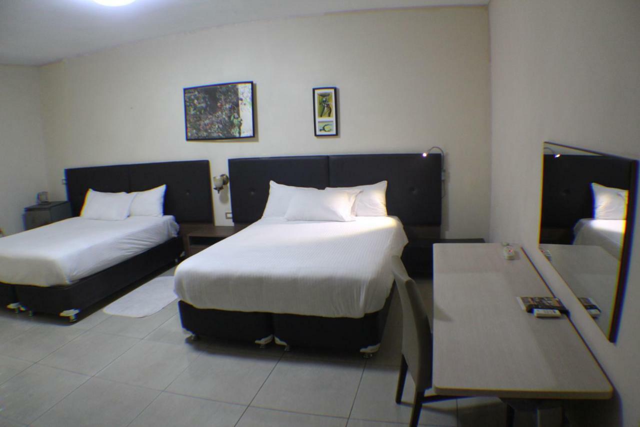 Murex Plaza Hotel & Suites モンロビア エクステリア 写真